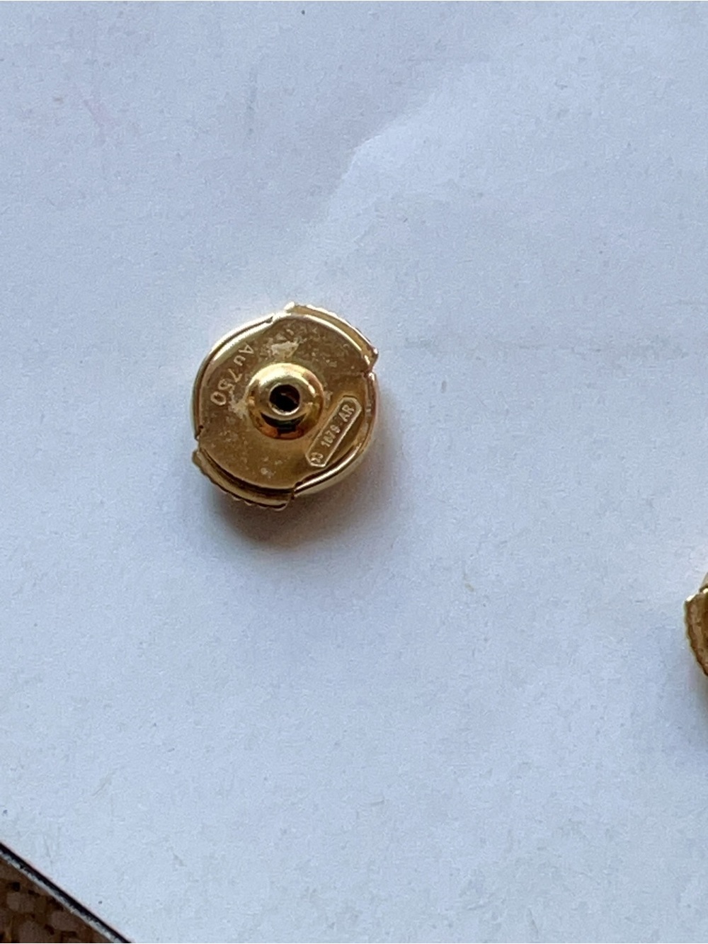 Cartier LOVE HOOP EARRINGS, SMALL MODEL - Picture 5 of 6